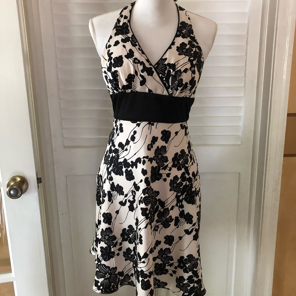 White House Black Market floral dress